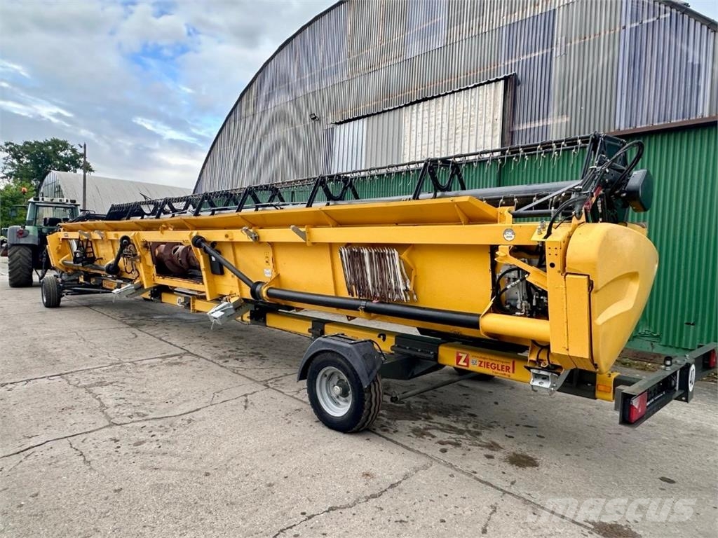 New Holland Varifeed 12.5 + Ziegler Schneidwerkswagen 하비스터 헤드