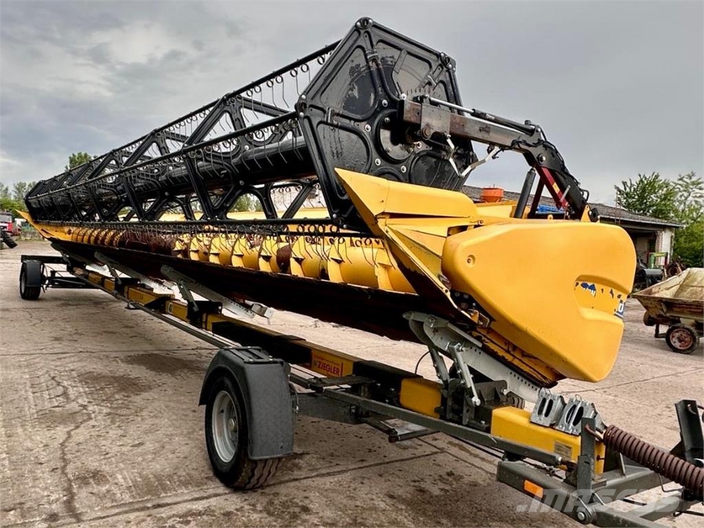 New Holland Varifeed 12.5 + Ziegler Schneidwerkswagen 하비스터 헤드