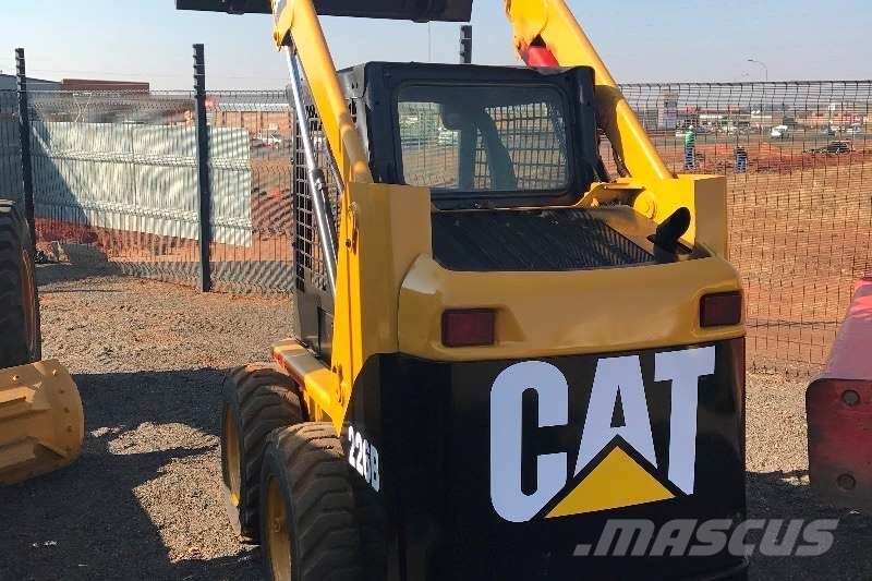 CAT 226B Outros Camiões