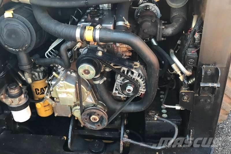 CAT 226B Outros Camiões