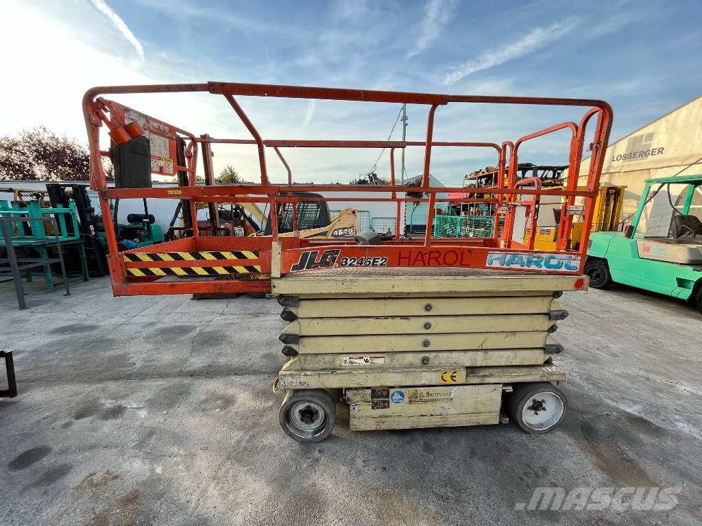 JLG 3246 E2   V-3912  EO Складська техніка - Інші