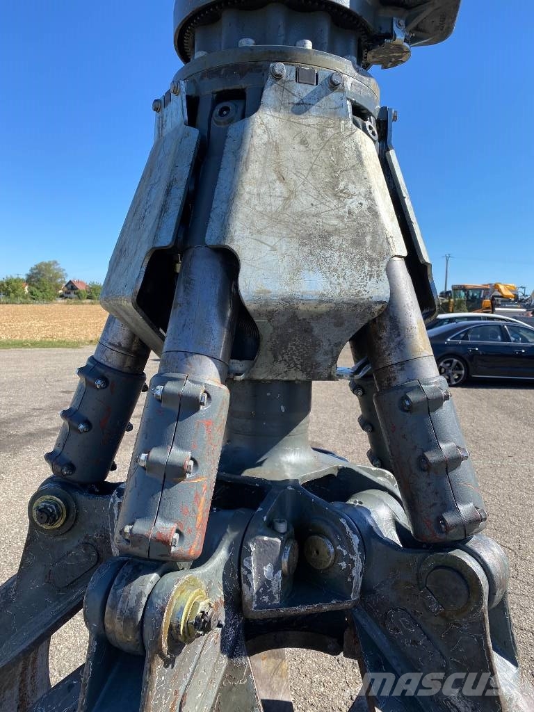 Liebherr Pince de Tri LIEBHERR GM-65 Garras