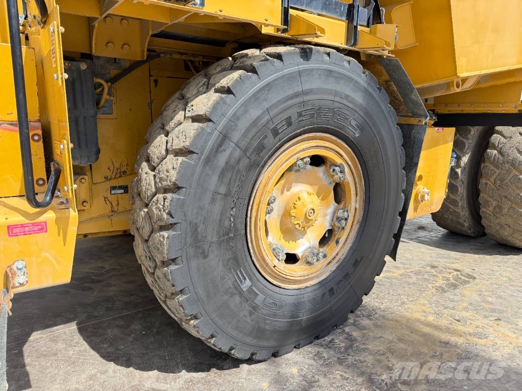 CAT 772G - Automatic Greasing / Body Heating Remolques volquete