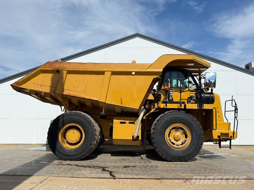 CAT 772G - Automatic Greasing / Body Heating Remolques volquete