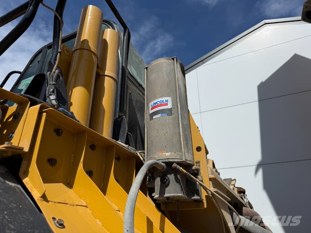 CAT 772G - Automatic Greasing / Body Heating Remolques volquete