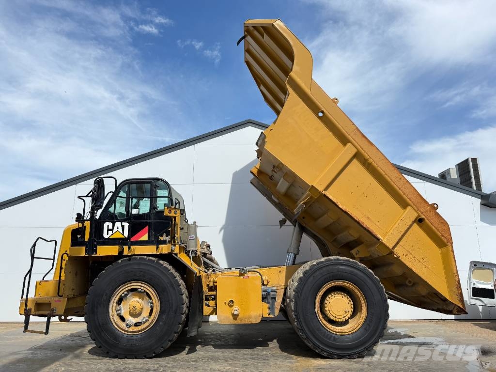 CAT 772G - Automatic Greasing / Body Heating Remolques volquete