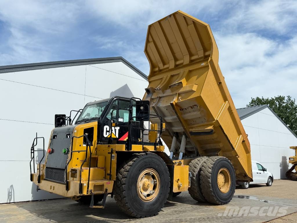 CAT 772G - Automatic Greasing / Body Heating Remolques volquete