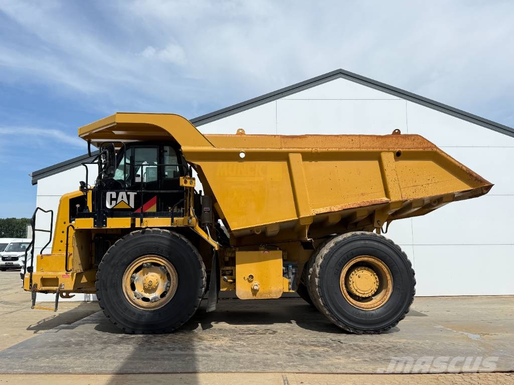 CAT 772G - Automatic Greasing / Body Heating Remolques volquete