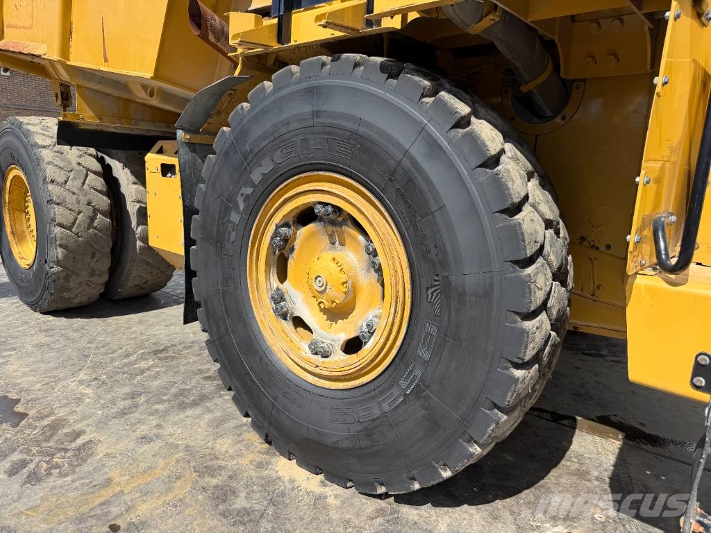 CAT 772G - Automatic Greasing / Body Heating Remolques volquete