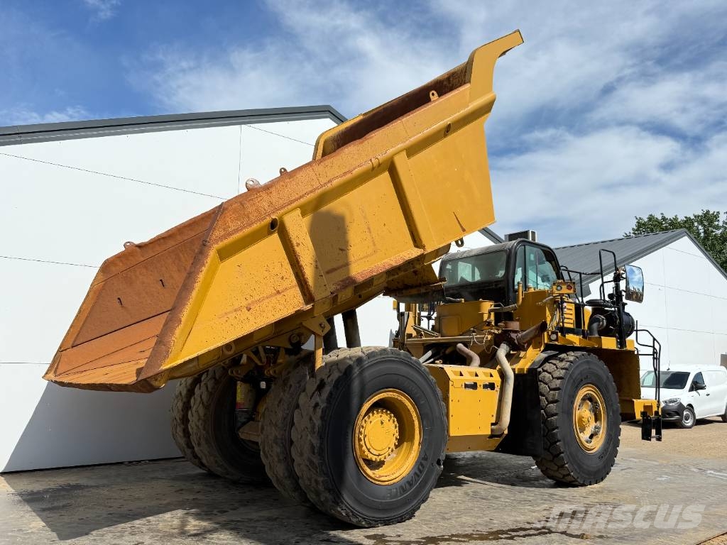 CAT 772G - Automatic Greasing / Body Heating Remolques volquete