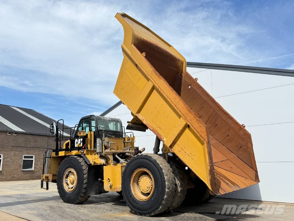 CAT 772G - Automatic Greasing / Body Heating Remolques volquete