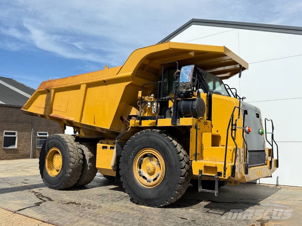 CAT 772G - Automatic Greasing / Body Heating Remolques volquete