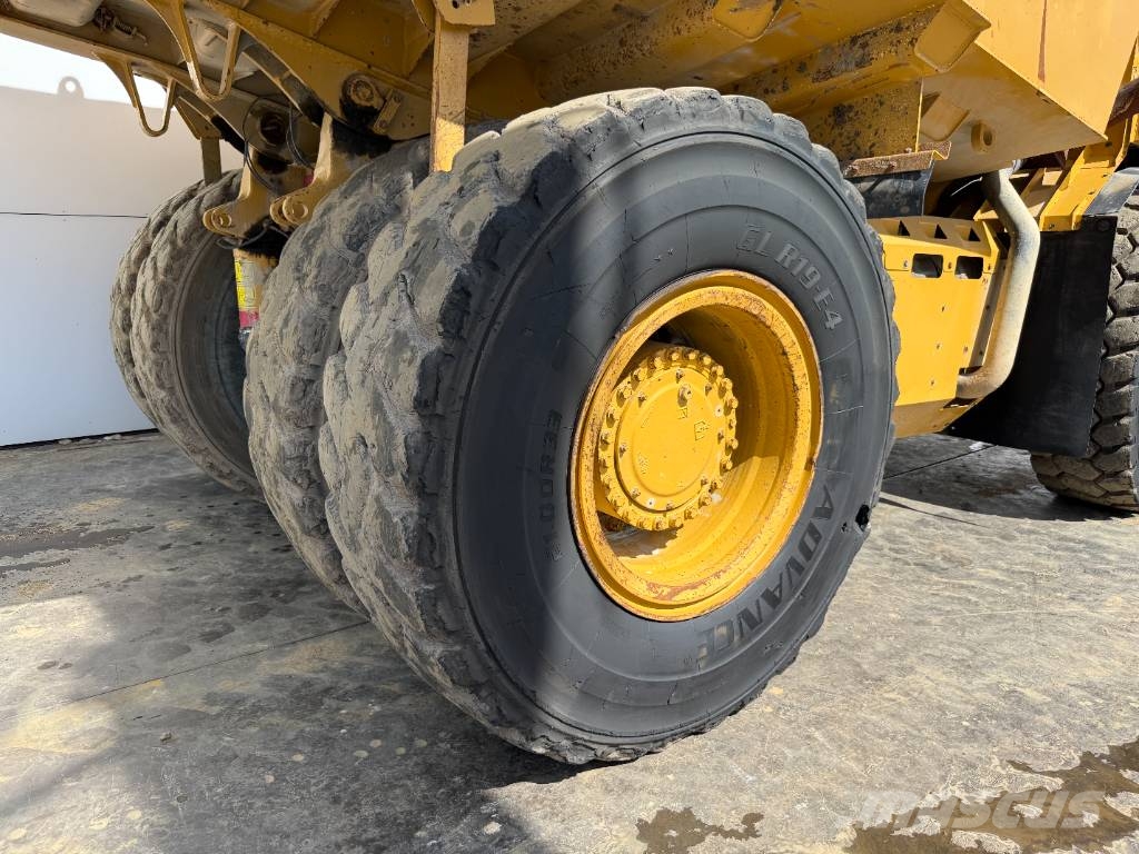 CAT 772G - Automatic Greasing / Body Heating Remolques volquete