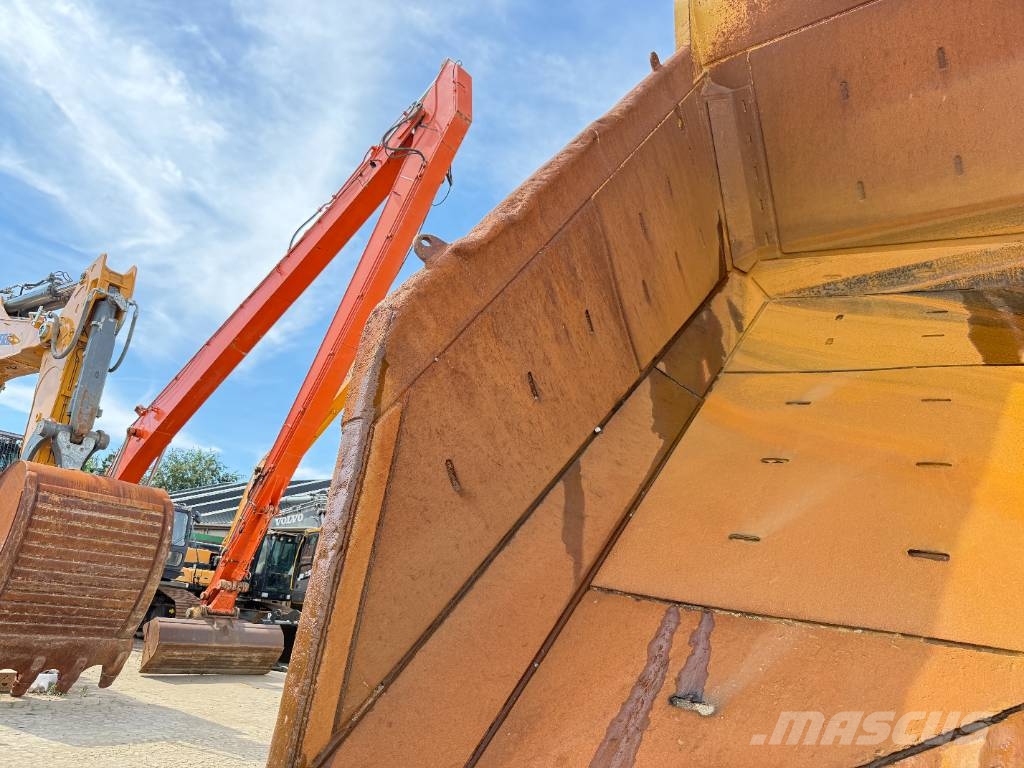 CAT 772G - Automatic Greasing / Body Heating Remolques volquete