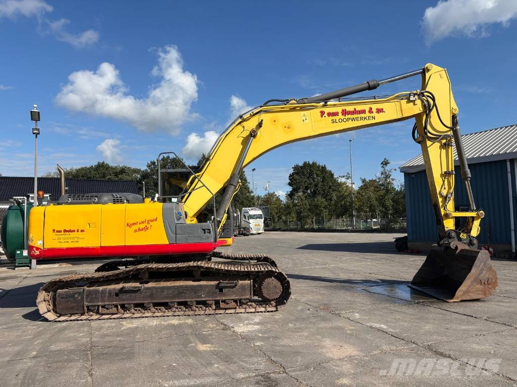 New Holland Kobelco E 265 C - Dutch machine Rupsgraafmachines
