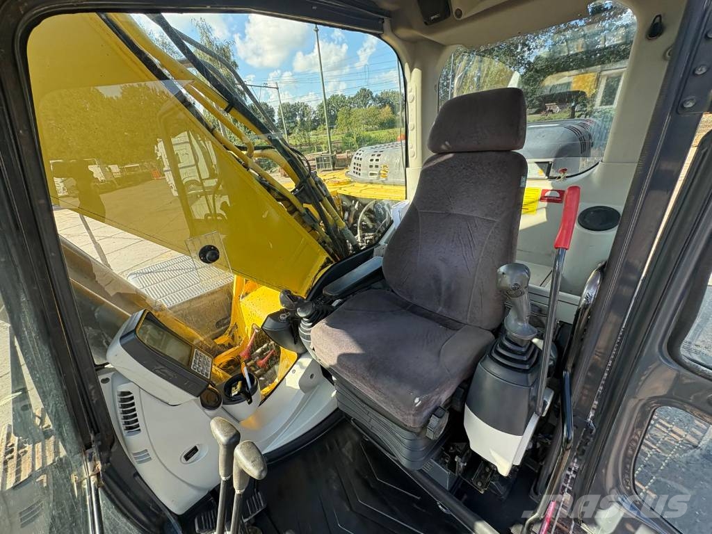 New Holland Kobelco E 265 C - Dutch machine Rupsgraafmachines