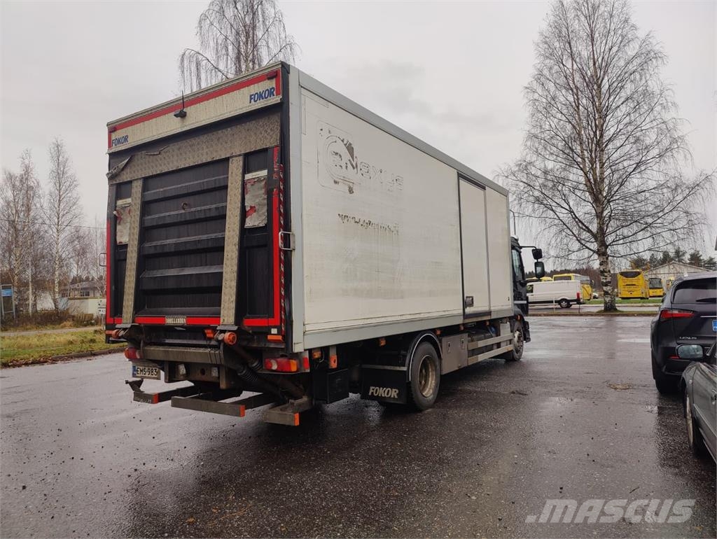 Volvo FL 250 Camiones caja cerrada
