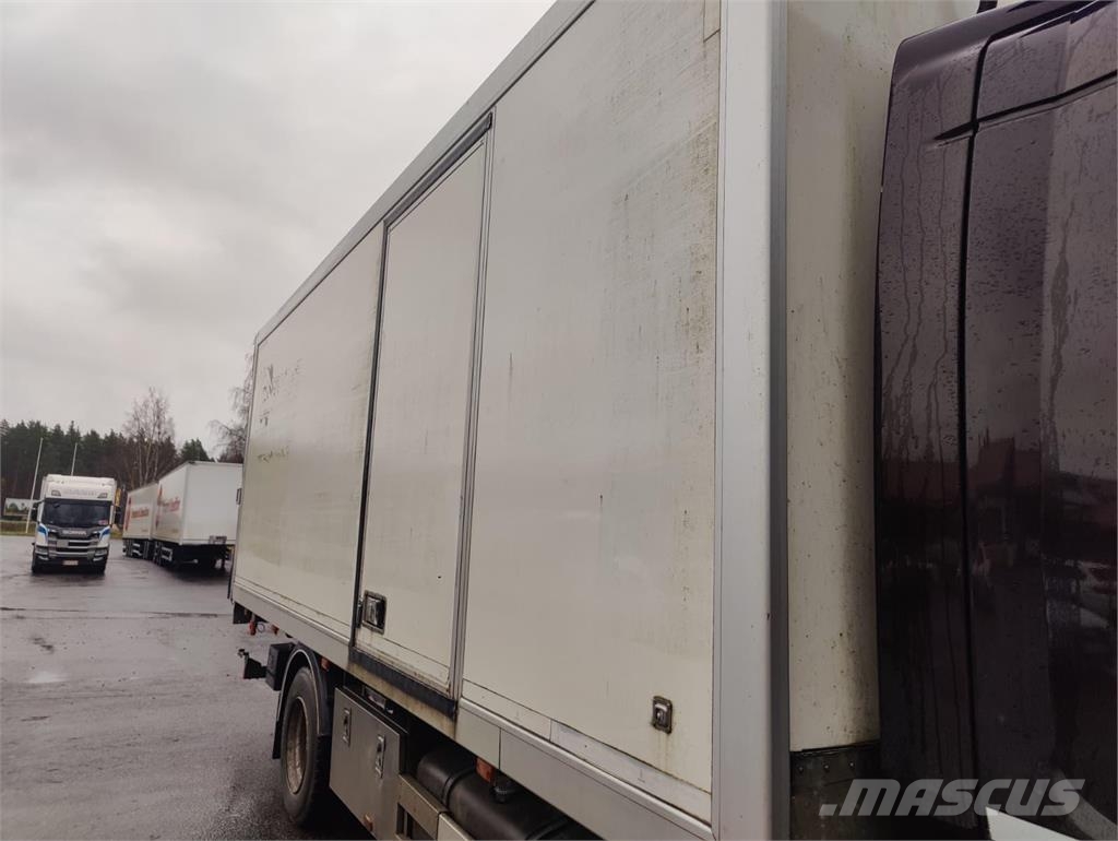 Volvo FL 250 Camiones caja cerrada