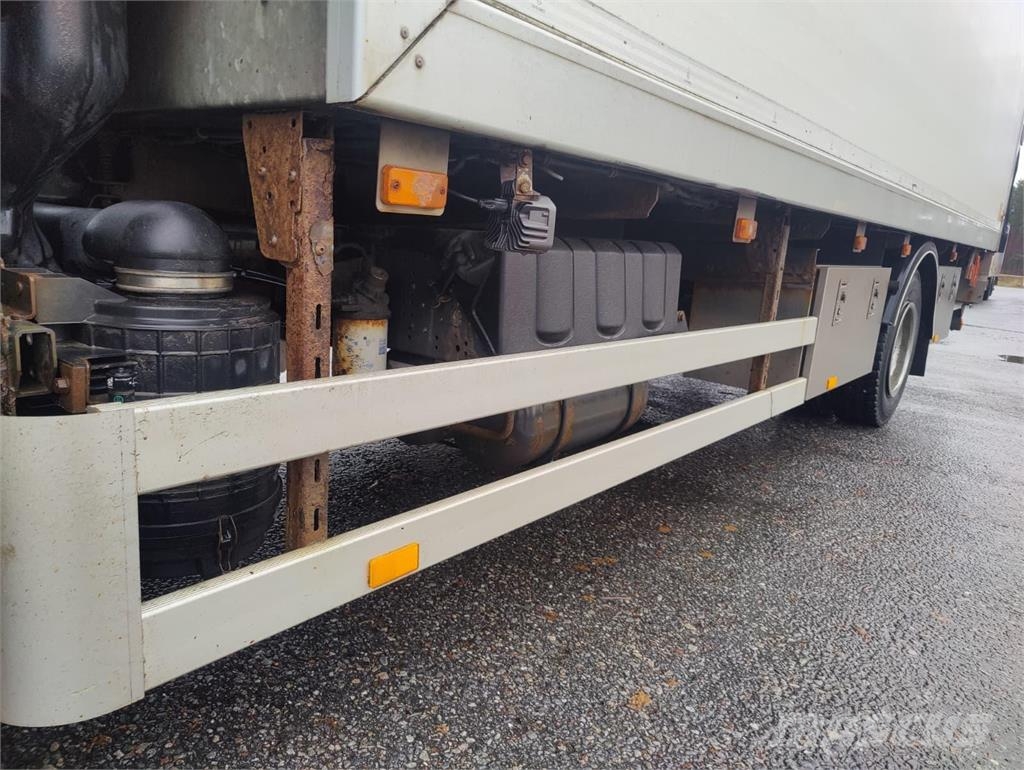 Volvo FL 250 Camiones caja cerrada