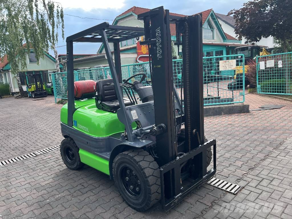 Toyota 6FGF30 /02/ V-4268 IO Газовые погрузчики