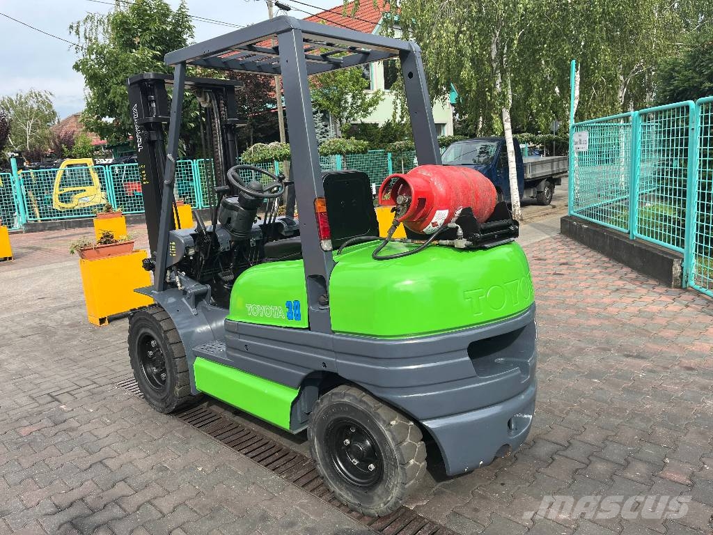 Toyota 6FGF30 /02/ V-4268 IO Газовые погрузчики