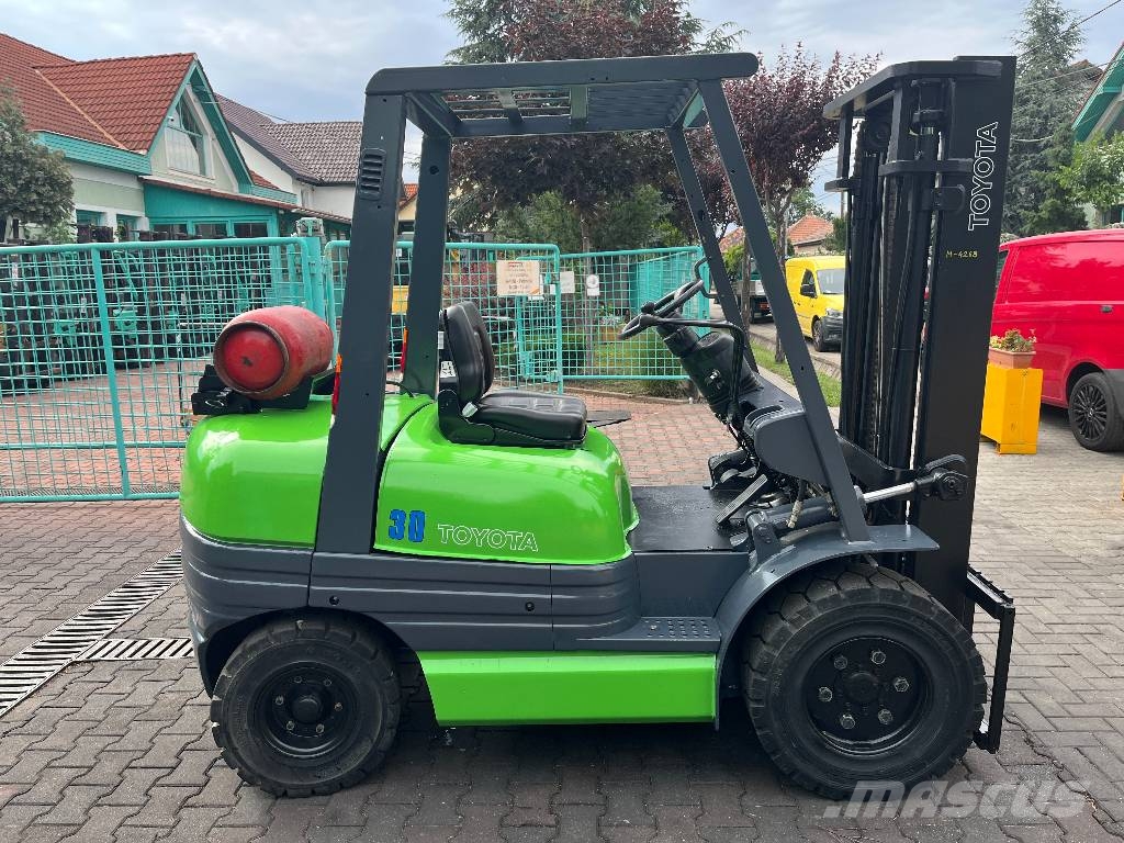 Toyota 6FGF30 /02/ V-4268 IO Газовые погрузчики