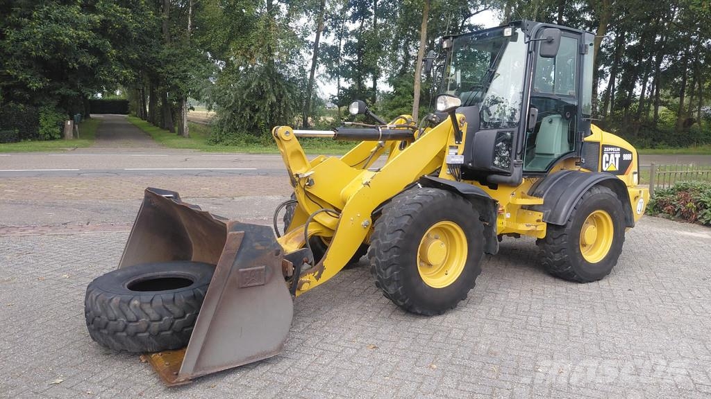 CAT 908H forks and bucket / weight system Rataslaadurid