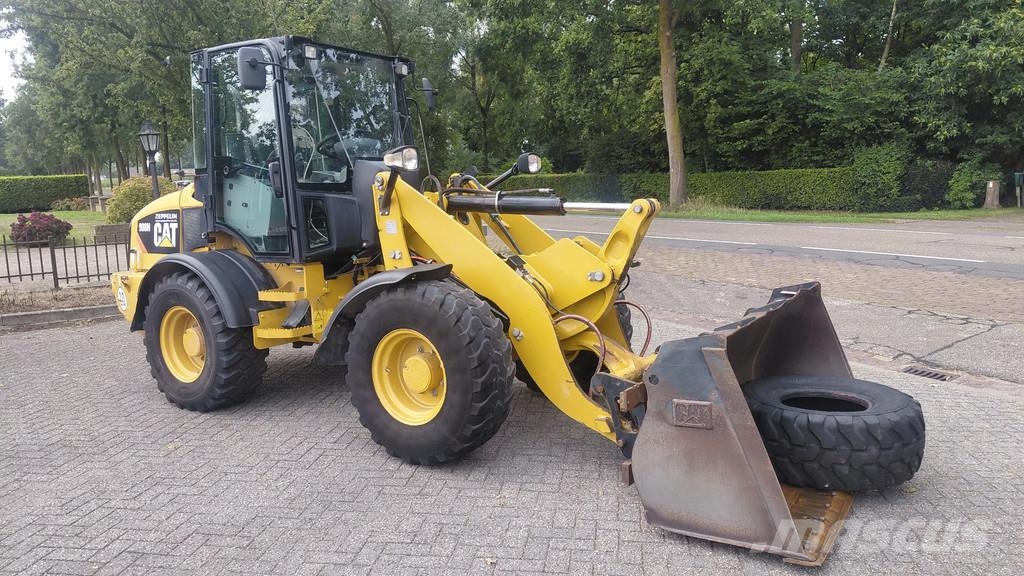CAT 908H forks and bucket / weight system Rataslaadurid