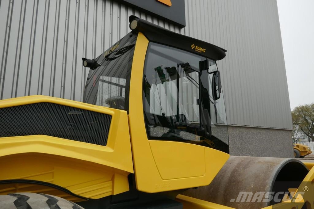 Bomag BW226-5CL مداحل أحادية الأسطوانة