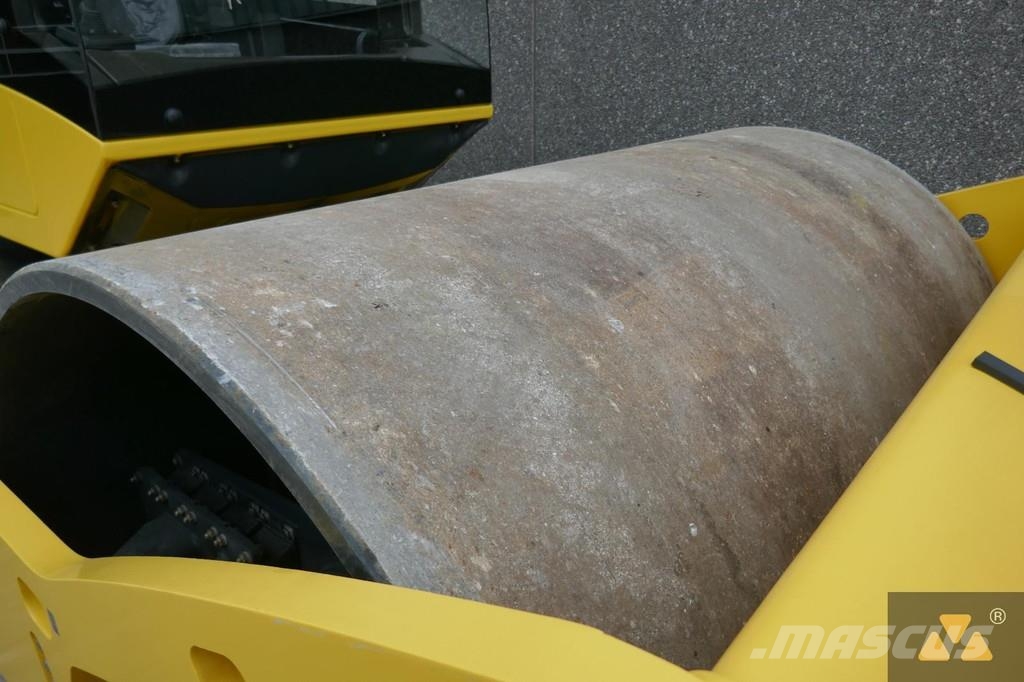 Bomag BW226-5CL مداحل أحادية الأسطوانة