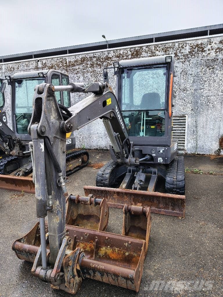 Volvo ECR 25 D Mini excavadoras < 7t