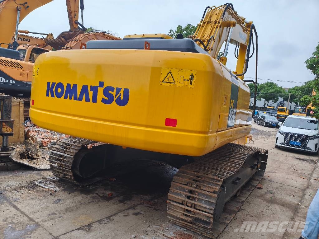 Komatsu PC 220-7 履带挖掘机