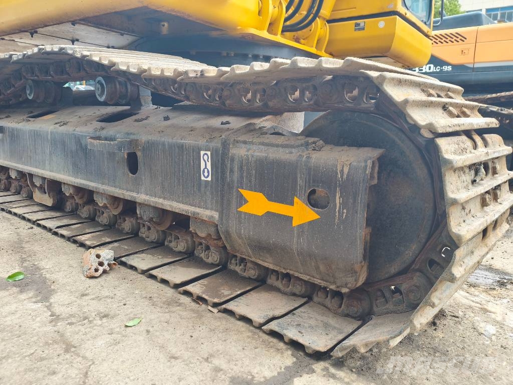 Komatsu PC 220-7 履带挖掘机