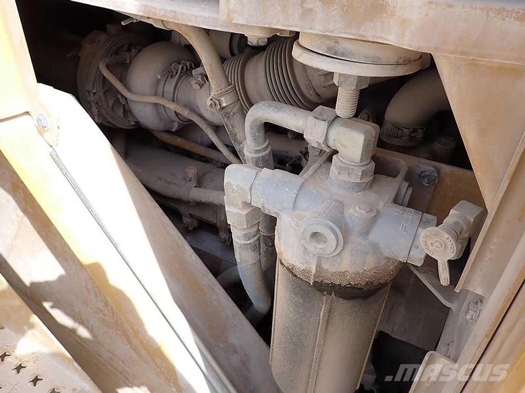CAT 988K Kolesni nakladalci