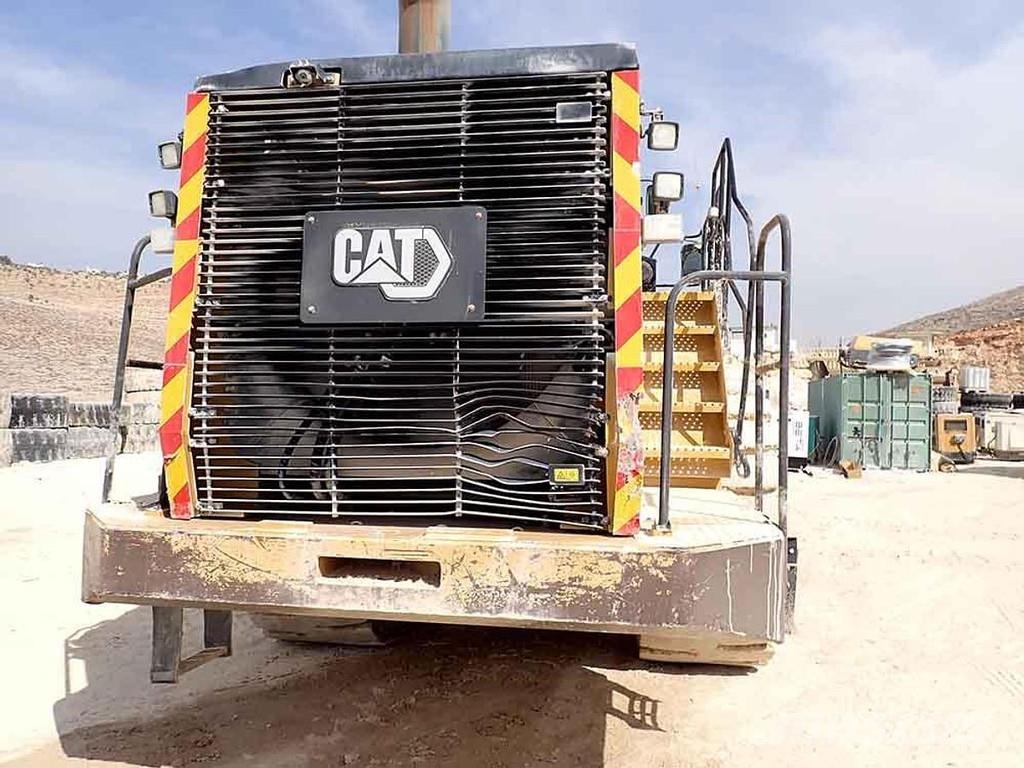 CAT 988K Kolesni nakladalci