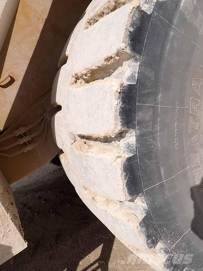 CAT 988K Kolesni nakladalci