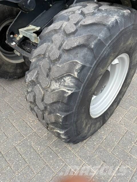 GiANT Doosan Develon G5000 DL80 لوادر بعجل