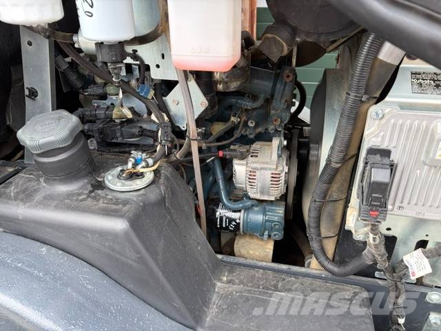 GiANT Doosan Develon G5000 DL80 لوادر بعجل