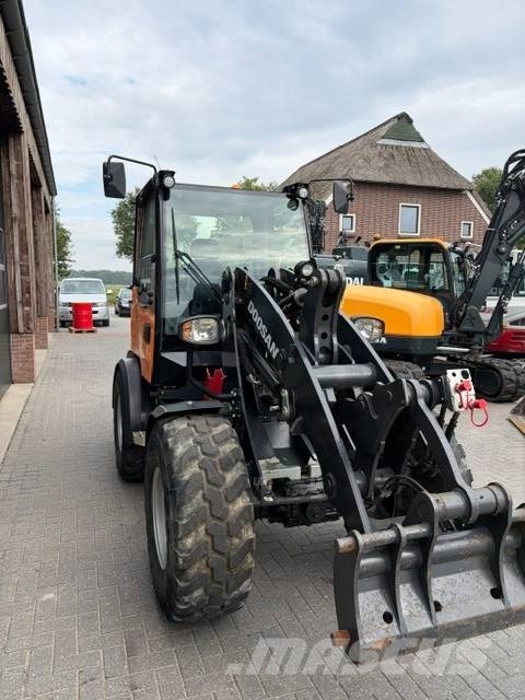 GiANT Doosan Develon G5000 DL80 لوادر بعجل