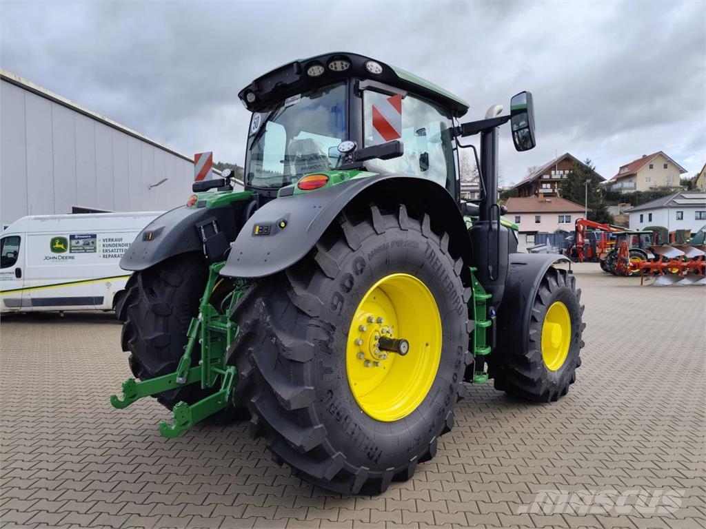 John Deere 6R 215 Tractoren