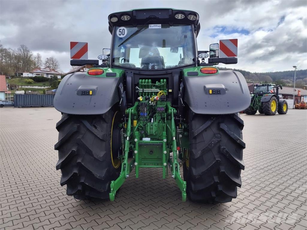 John Deere 6R 215 Tractoren