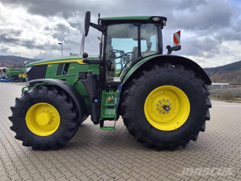 John Deere 6R 215 Tractoren