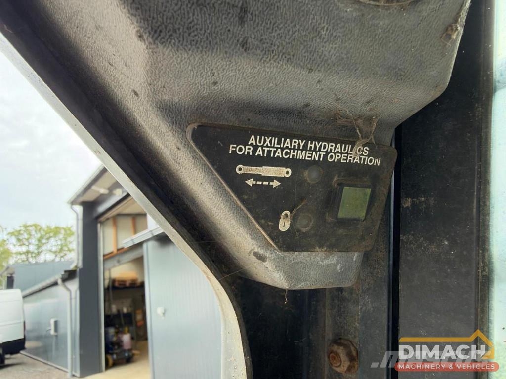 Bobcat 751 NL Machine - Bucket + Forks - 4x4 Pyöräkuormaajat