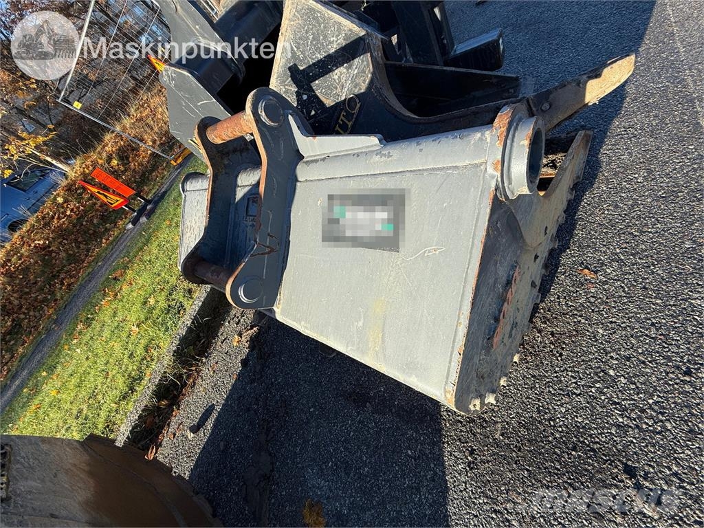 Ema S-60 Buckets