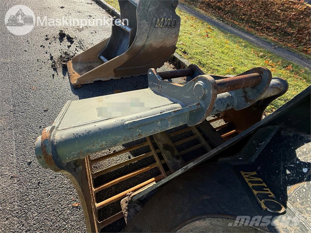 Ema S-60 Buckets