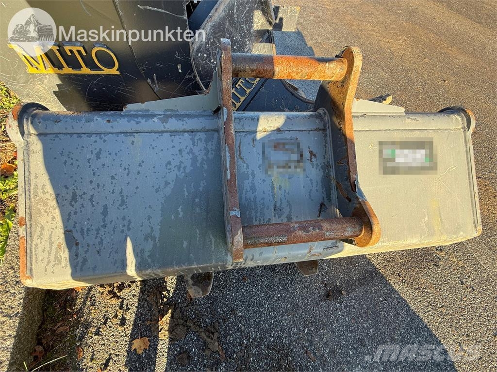 Ema S-60 Buckets