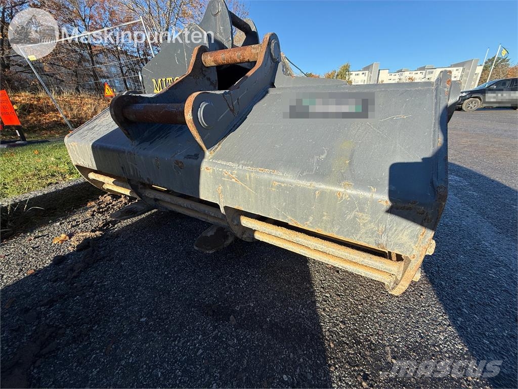 Ema S-60 Buckets