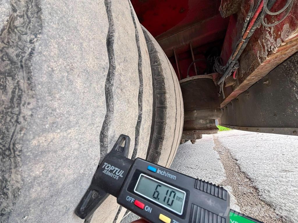 Broshuis 3AUD-44 EXTENDABLE / LAST AXLE STEERED Semi-trailer blokvogn