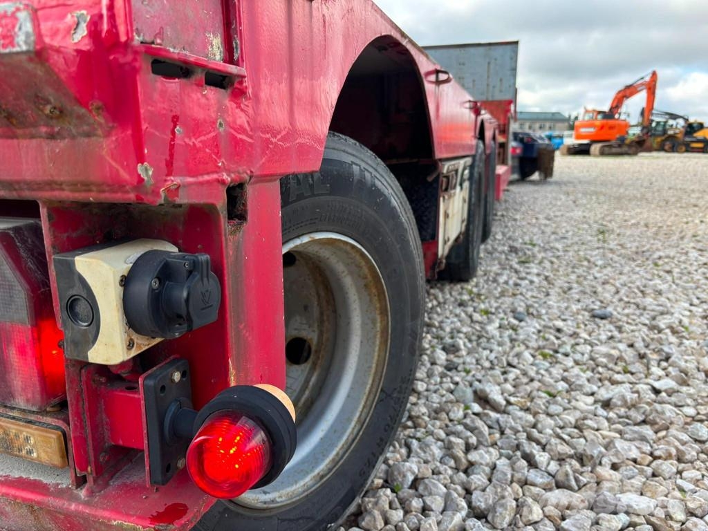 Broshuis 3AUD-44 EXTENDABLE / LAST AXLE STEERED Semi-trailer blokvogn