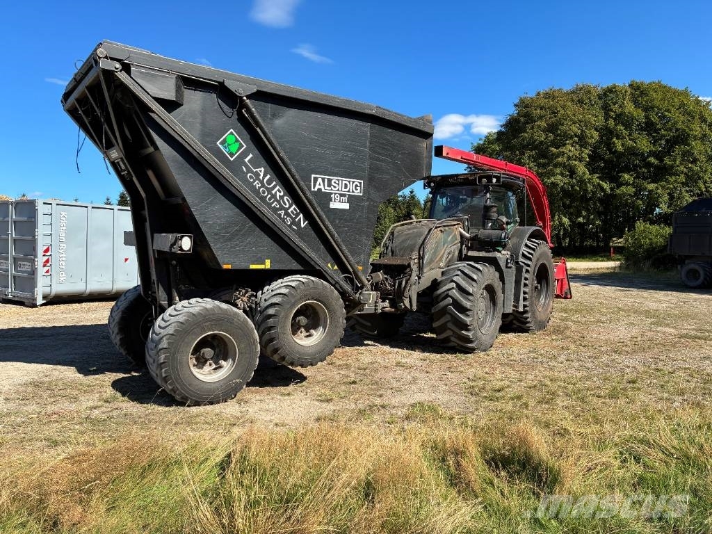 TP 400 flishugger inkl. traktor Valtra S394 og vogn Haketuskoneet
